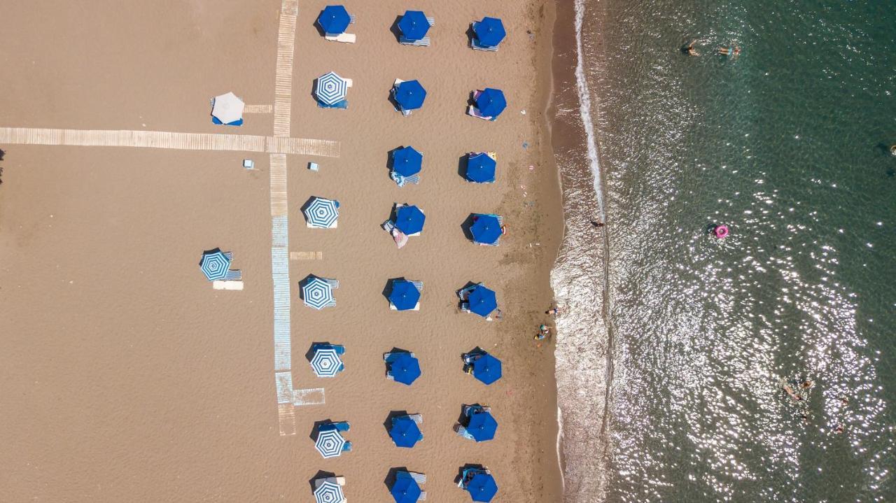 אפרטהוטל פליראקי Marini Seaside מראה חיצוני תמונה